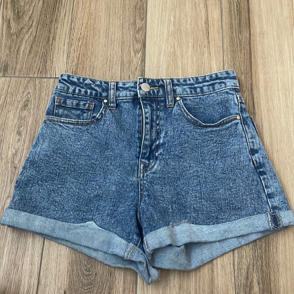 Jean shorts size 25